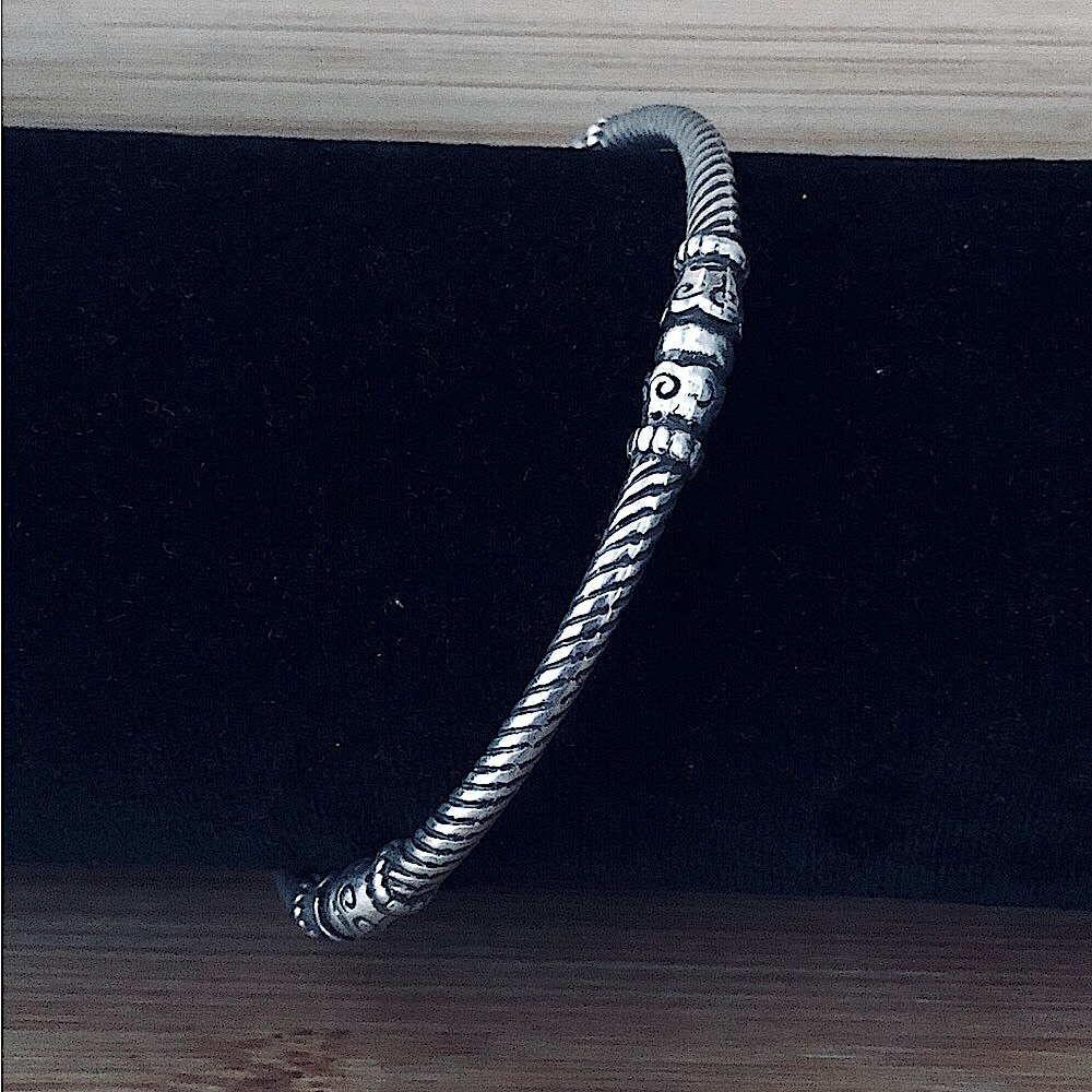 $118  Estate Bangle Bracelet  Sterling Silver  Unmarked  Tested